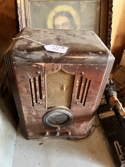 Antique Stewart-Warner Tube Radio