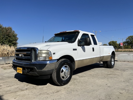 2001 Ford F-350 Lariat Extended Cab Pickup