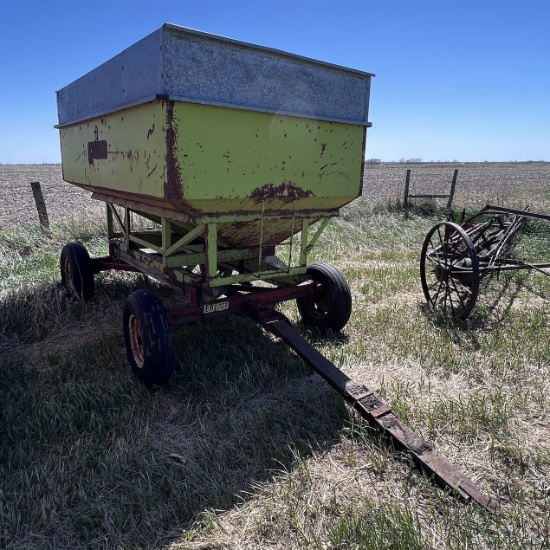 Parker 275 Bushel Grain Cart