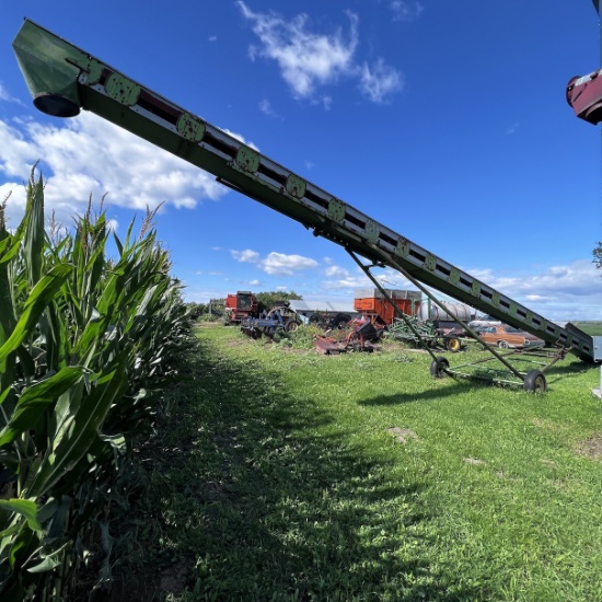 John Deere Portable Elevator