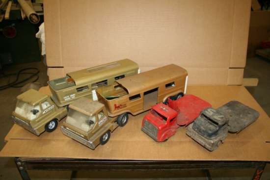 Lot: (4) Vintage Steel Structo Toy Trucks