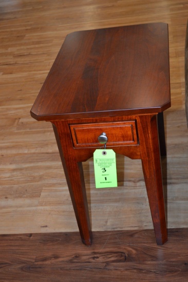 Hill Furnishings Wood End Table