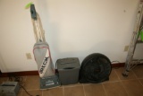 Lot: Vacuum Cleaner; Paper Shredder; Circular Fan