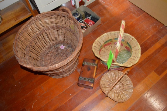 Lot: Vintage Baskets & Cedar Jewelry Box