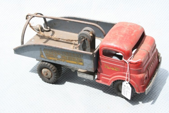 Structo Toyland Garage Wrecker Truck