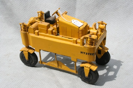 Druge Bros. Hyster Straddle Lumber Mover