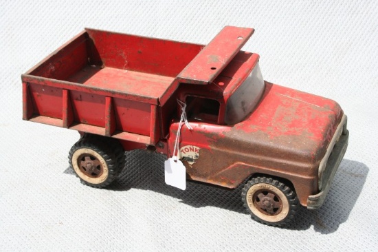 Tonka Toys Hydraulic Dump Truck