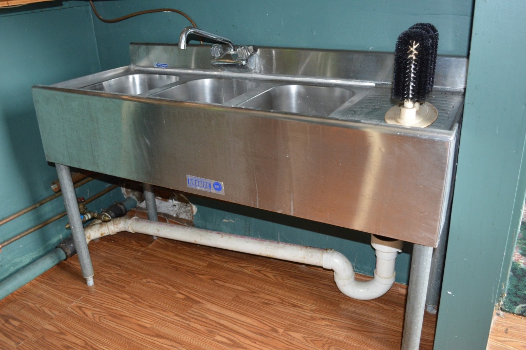 Krowne 3 Bay Bar Back Sink W Faucet Industrial Machinery