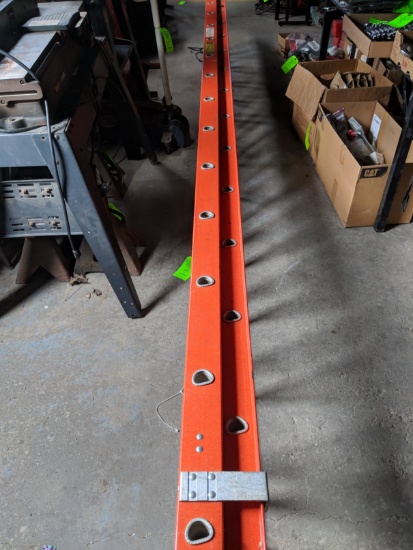 General 28' Fiberglass Extension Ladder