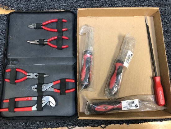 Pliers Set, Mugs, Screwdrivers