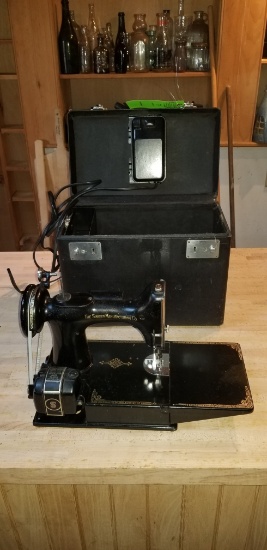 1947 Singer Featherweight Sewing Machine