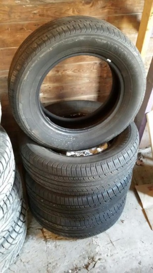 Yokohama AVD 215/65R16