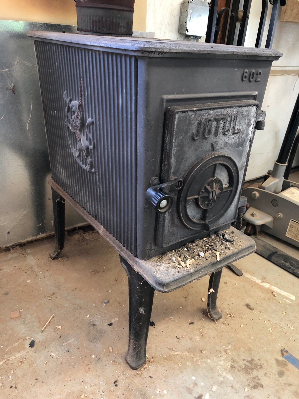 Jotul 602 Wood Stove | Proxibid