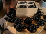 (19) Ceramic Teapots
