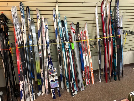 (35) Pair of X Country & Downhill Skis