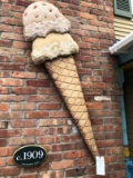 Outdoor Ice Cream Cone DÃ©cor