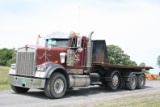 2005 Kenworth 900WB Tri-Axle Roll-Off Truck