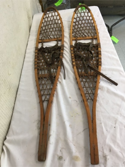 Pair of Vermont Tubbs 57" Snowshoes