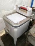 Maytag Electric Square Tub