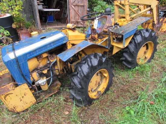 Cast 430-L Tractor W/ Bucket Attachment
