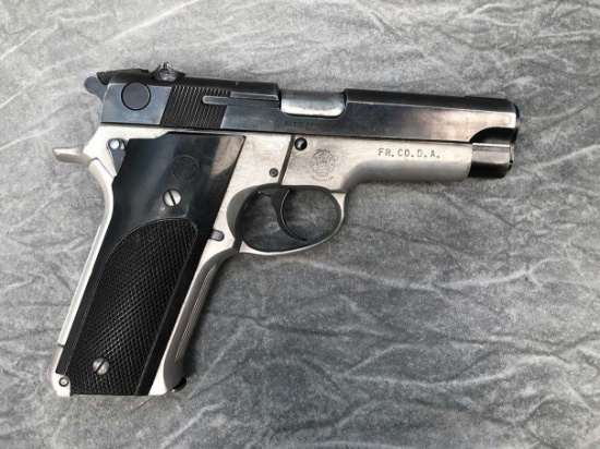 Smith & Wesson Model 59 Semiautomatic Pistol