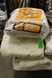 (4) Full-Size Bed Comforters