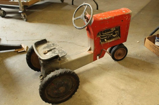 Vintage Ertl Model #1000 Massey Ferguson Pedal Tractor
