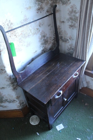 Oak Commode w/ Towel Bar