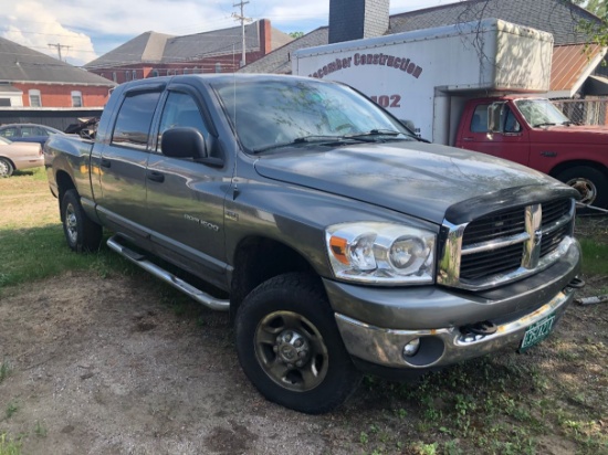 2007 Dodge Ram 1500 4 x 4 Mega Cab