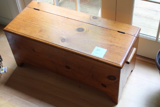 Pine Lift Top Bench