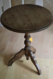 Pine Tripod Based Round Stand