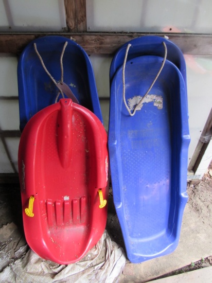 (4) Plastic Sleds