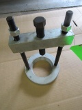 Taper Roller Bearing Puller