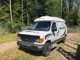 Ford E-350 Van