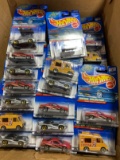 (100) Hot Wheels Collectible Cars