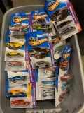 (181) 2013 Hot Wheels Die Cast Collectible Cars