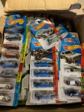 (231) 2013 Hot Wheels Die Cast Collectible Cars
