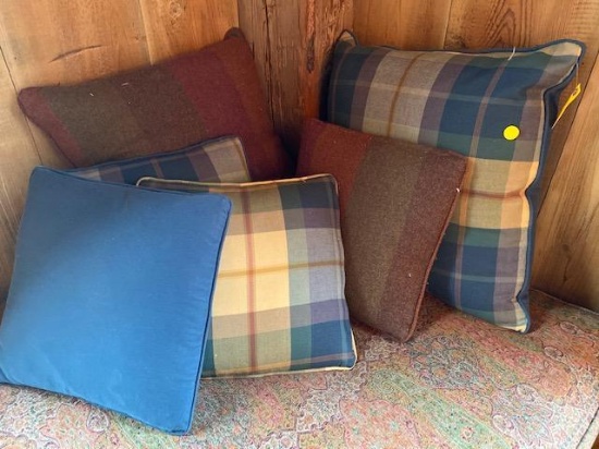 (6) Throw Pillows