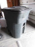 Toter 96 Gallon Roll Around Poly Bin