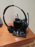 Plantronics Savi 8220 Office Wireless DECT Headset System
