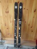 Dynastar Mythic Back Country Skis with Look Bindings