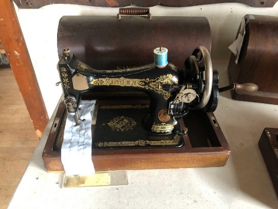 Vintage Singer 28 Sewing Machine