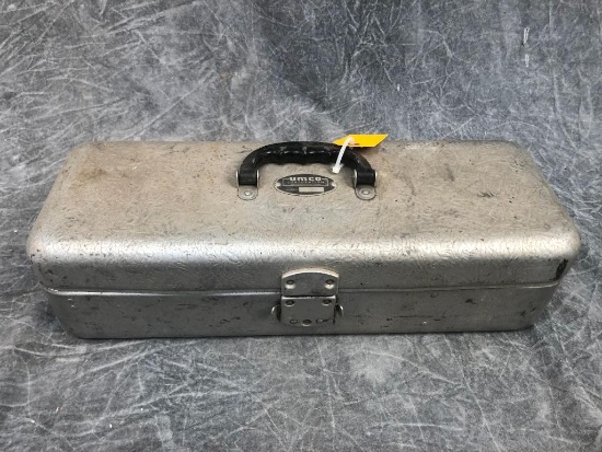 Vintage Umco Tackle Box & Contents