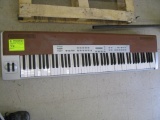 Suzuki SS-90D Electric Keyboard