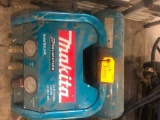 Makita 4.2 gallon Portable Air Compressor