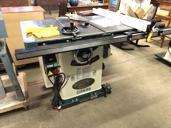 Grizzly Industrial 10" Cabinet Table Saw w/ Riving Knife