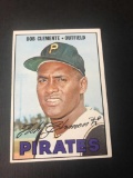 1967 Topps Baseball; Bob (Roberto) Clemente #400