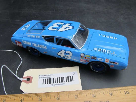 Global Icons Diecast Ford Torino Richard Petty Racer