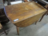 Oak Drop Leaf Extension Table with (1) leaf