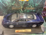 Maisto Jaguar XJ220 1:12 Scale Diecast Collectible Car